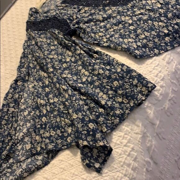 Easley flower print cotton blouse- size S - Picture 6 of 6